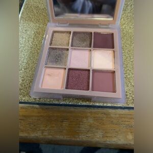 Huda palette